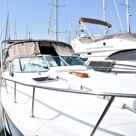 船屋 Luxury Boat Karamba I