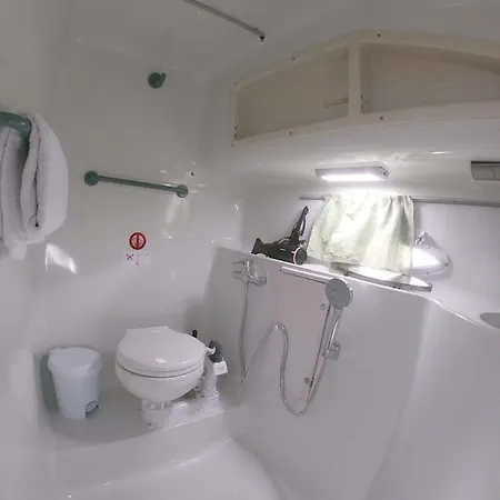 Botel Luxury Boat Karamba I