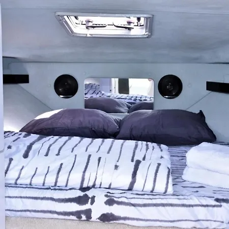 Luxury Boat Karamba I Botel *