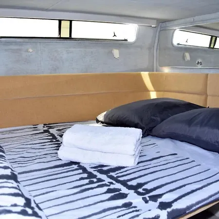 Luxury Boat Karamba I Botel *